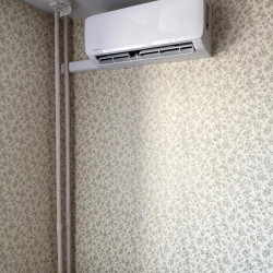 Установка кондиционера через балкон